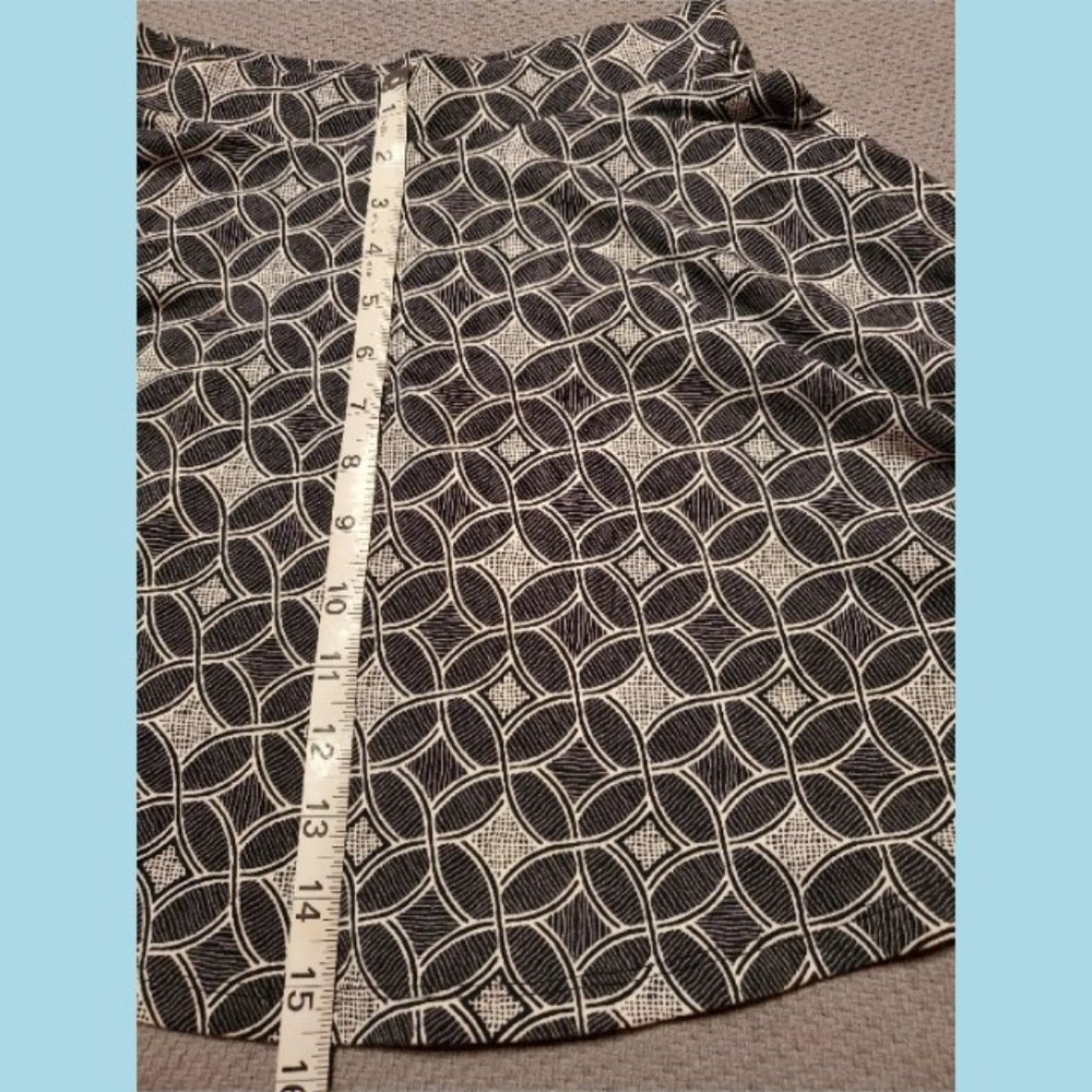 Black/White Geometric Design Skater Skirt - Small